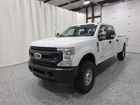 Used 2022 Ford F250 XL w/ Power Equipment Group AWD/4WD image 2