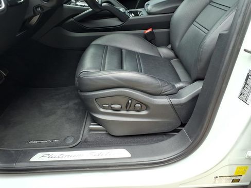Used 2023 Porsche Cayenne S Platinum AWD/4WD image 16