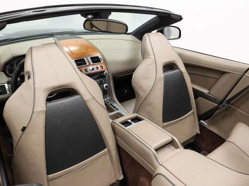 Used 2015 Aston Martin DB9 Volante Carbon Edition Convert image 56