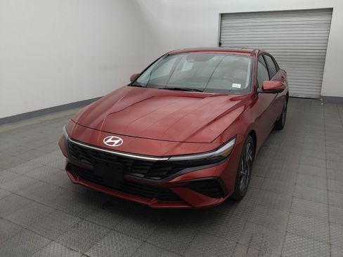 Used 2025 Hyundai Elantra Limited FWD image 15