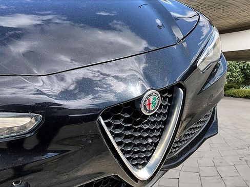 Used 2019 Alfa Romeo Giulia Ti RWD image 23