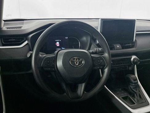 Used 2023 Toyota RAV4 XLE w/ Convenience Package FWD image 18
