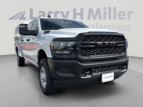 New 2023 RAM 3500 Tradesman AWD/4WD image 2