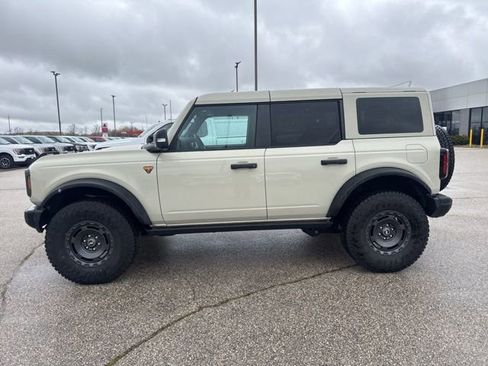 Used 2025 Ford Bronco Badlands AWD/4WD image 8