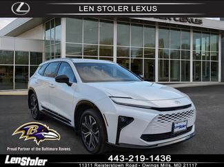 Used 2025 Toyota Crown Signia video 1