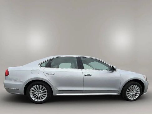 Used 2016 Volkswagen Passat 1.8T SE FWD image 8