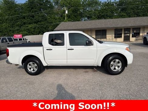 Used 2012 Nissan Frontier SV RWD image 11