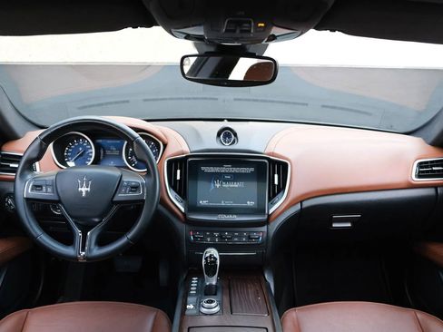 Used 2018 Maserati Ghibli Sedan 4D image 34