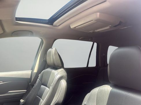 Used 2020 Honda Pilot Touring image 17