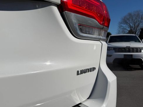 Used 2015 Jeep Grand Cherokee Limited w/ Trailer Tow Group IV image 25