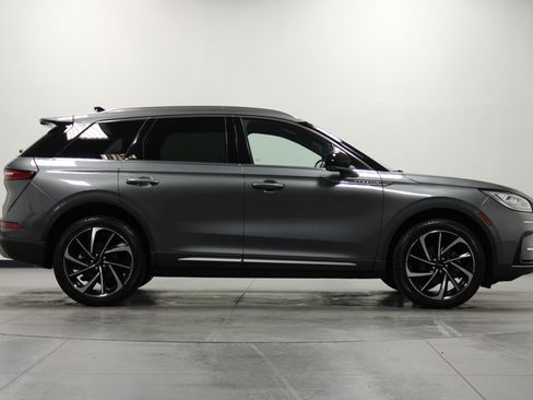Used 2023 Lincoln Corsair Reserve FWD image 3