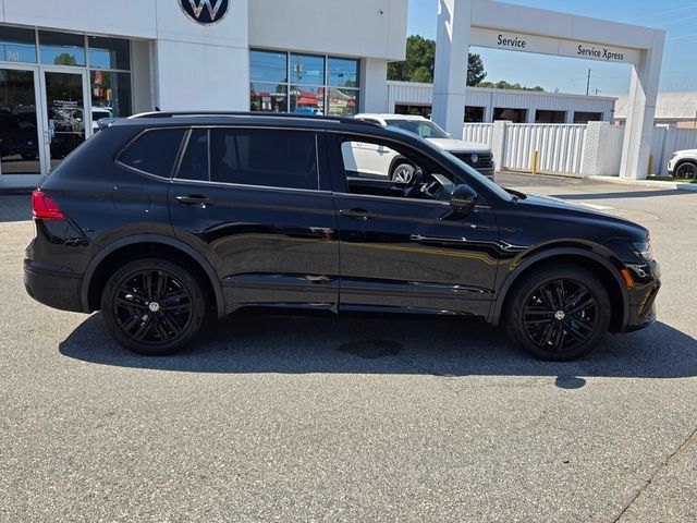 Used 2022 Volkswagen Tiguan SE R-Line FWD image 14
