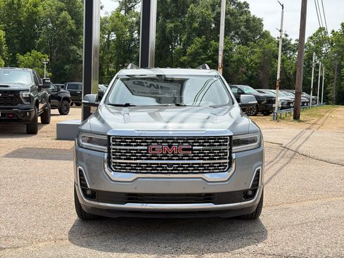 Used 2023 GMC Acadia Denali w/ Denali Ultimate Package FWD image 16