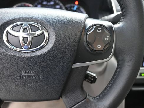 Used 2013 Toyota Camry XLE w/ Leather Pkg FWD image 14