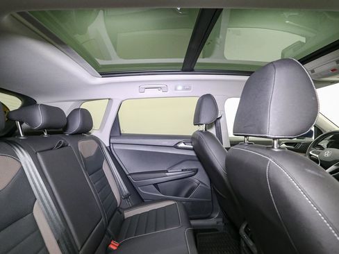 Used 2024 Volkswagen Taos SEL image 24