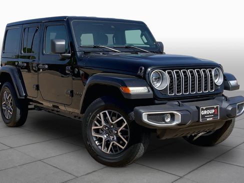 Used 2025 Jeep Wrangler Unlimited Sahara AWD/4WD image 3