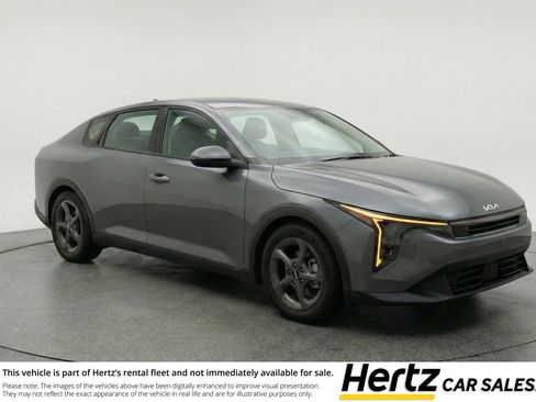 Used 2025 Kia K4 LXS image 1
