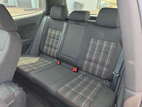Used 2011 Volkswagen Golf 2-Door FWD image 13