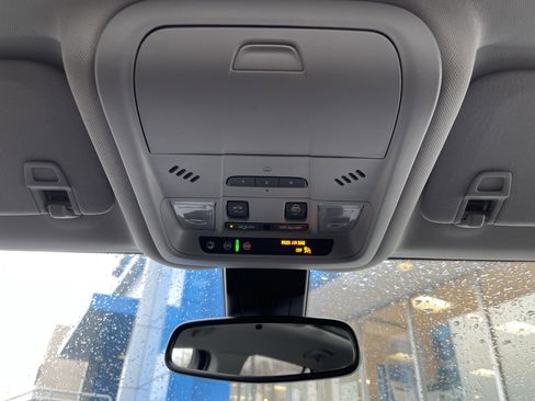 Used 2024 GMC Terrain SLT w/ Infotainment Package II image 28