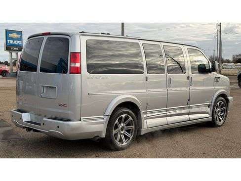 Used 2017 GMC Savana 2500 image 7