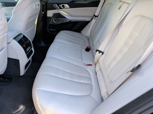 Used 2022 BMW X5 M50i w/ Executive Package image 40