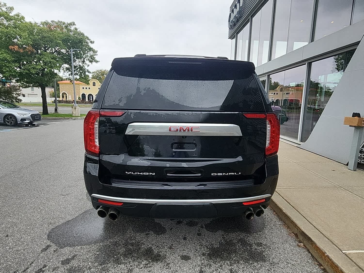Used 2022 GMC Yukon Denali AWD/4WD image 10