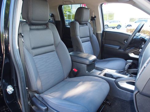 Used 2023 Nissan Frontier SV RWD image 12