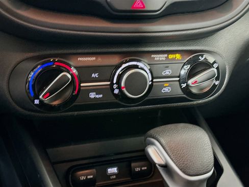 Used 2025 Kia Soul LX w/ LX Technology Package image 23