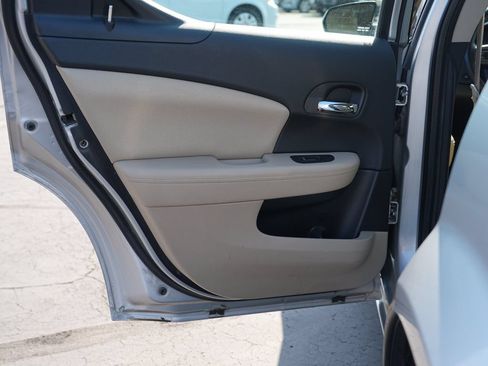 Used 2011 Dodge Avenger Express FWD image 18
