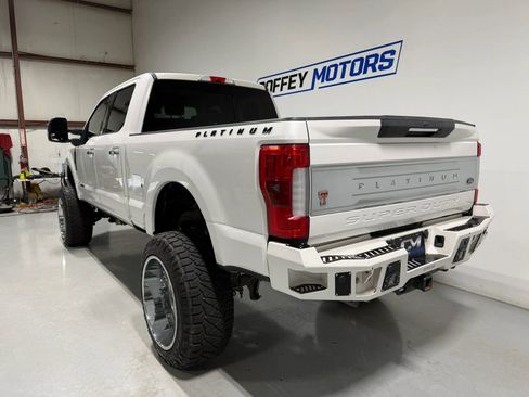 Used 2017 Ford F250 Platinum w/ Platinum Ultimate Package image 4