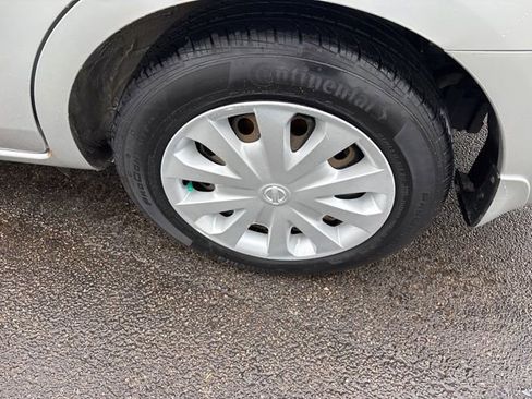 Used 2019 Nissan Versa S Plus FWD image 35