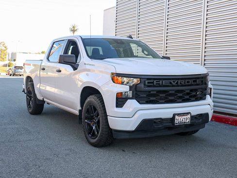 Used 2022 Chevrolet Silverado 1500 Custom image 2