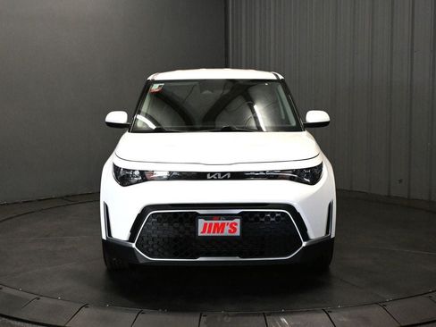 Used 2024 Kia Soul LX FWD image 2