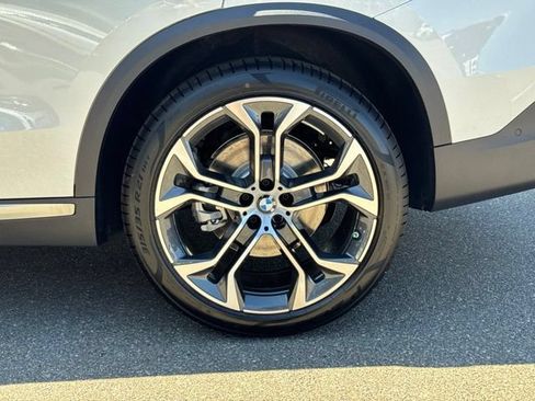 New 2026 BMW X5 sDrive40i w/ Premium Package RWD image 14