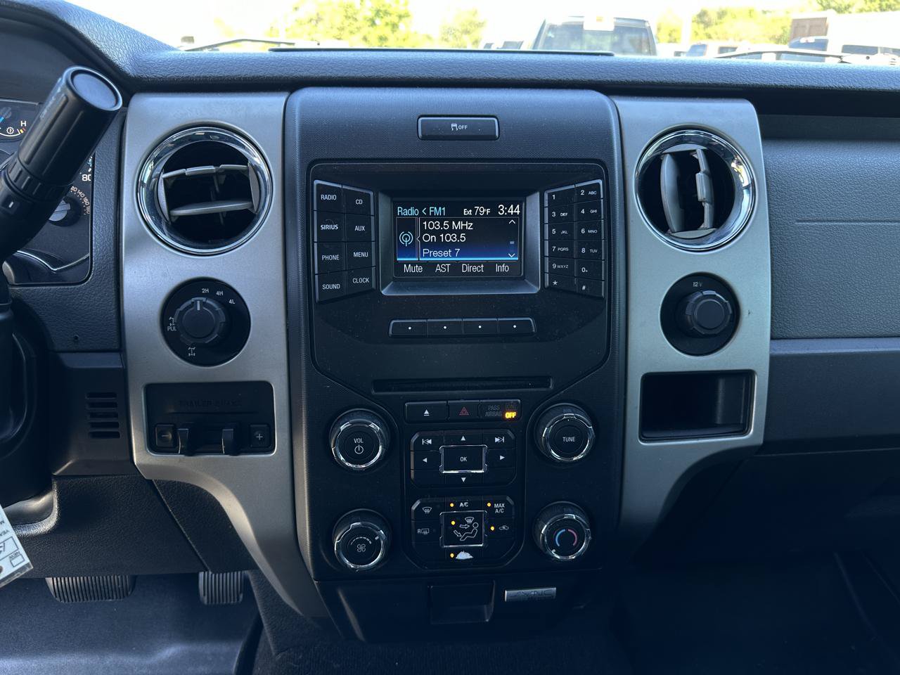 Used 2014 Ford F150 XLT w/ Equipment Group 302A Luxury AWD/4WD image 15