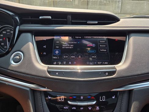 Used 2024 Cadillac XT5 Premium Luxury w/ Technology Package AWD/4WD image 26