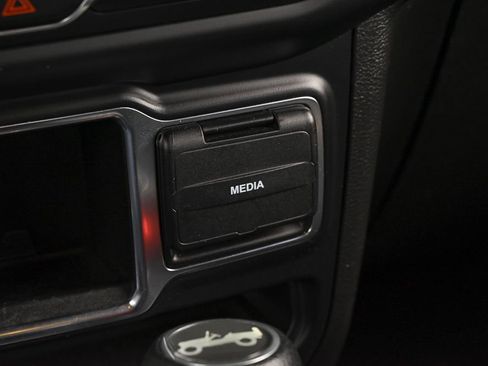 Used 2020 Jeep Wrangler Sport AWD/4WD image 30