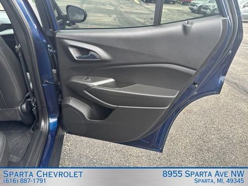 Used 2024 Chevrolet Trax LT w/ Driver Confidence Package FWD image 27