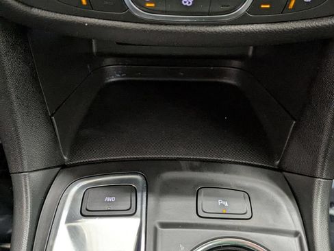 Used 2024 Chevrolet Equinox LT AWD/4WD image 35