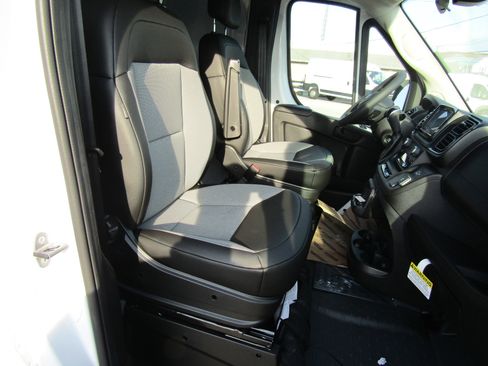 New 2025 RAM ProMaster 2500 w/ Convenience Group FWD image 11