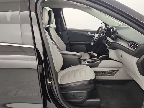 Used 2023 Ford Escape Platinum w/ Premium Technology Package AWD/4WD image 30