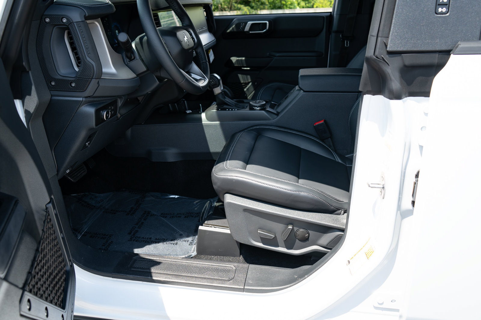 New 2026 Ford Bronco Outer Banks w/ Sasquatch Package AWD/4WD image 17