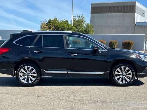 Used 2018 Subaru Outback 2.5i Touring w/ Popular Package #3 AWD/4WD image 6