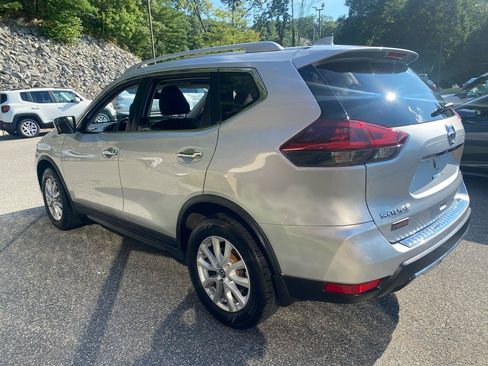 Used 2018 Nissan Rogue SV w/ Sun & Sound Touring Package AWD/4WD image 3