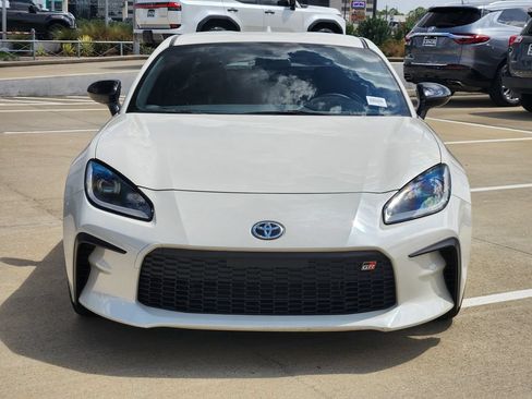 Used 2024 Toyota GR86 Premium RWD image 2