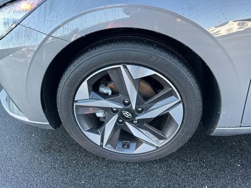 Used 2023 Hyundai Elantra Limited image 29