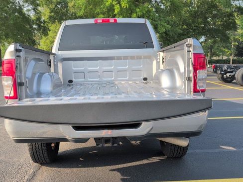 Used 2023 RAM 2500 Big Horn w/ Cold Weather Group AWD/4WD image 5