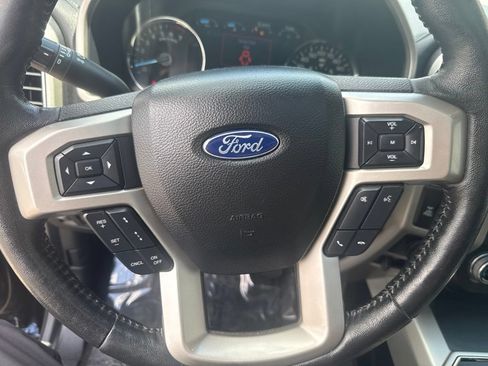 Used 2020 Ford F150 Lariat w/ Equipment Group 502A Luxury AWD/4WD image 22