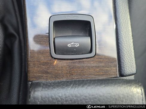 Used 2011 BMW 328i Convertible image 21