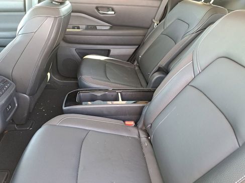 Used 2023 Nissan Pathfinder SL w/ SL Premium Package image 22